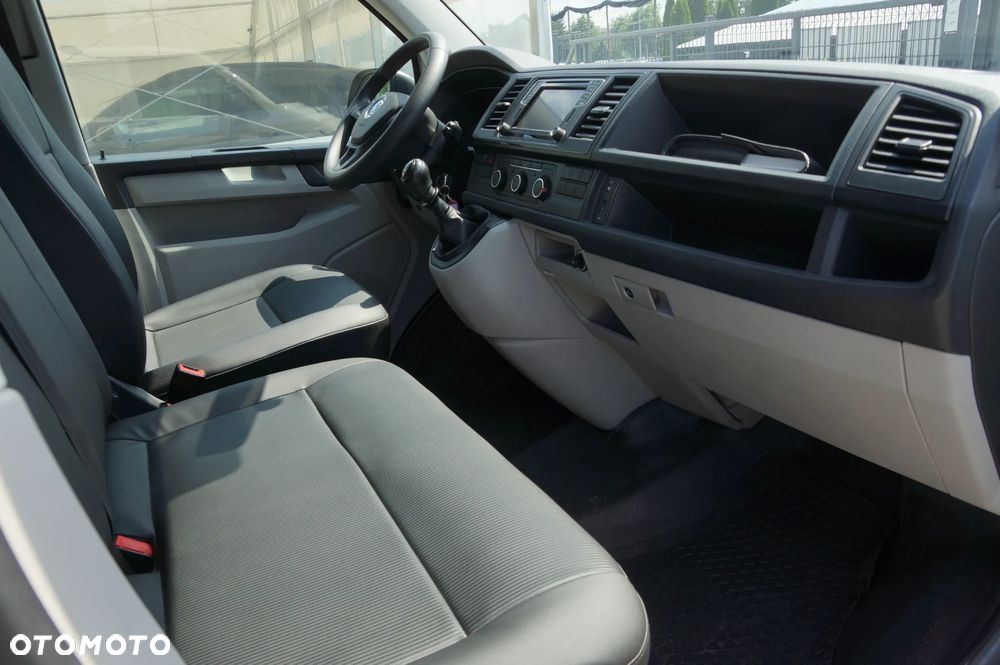 Volkswagen Transporter - 22