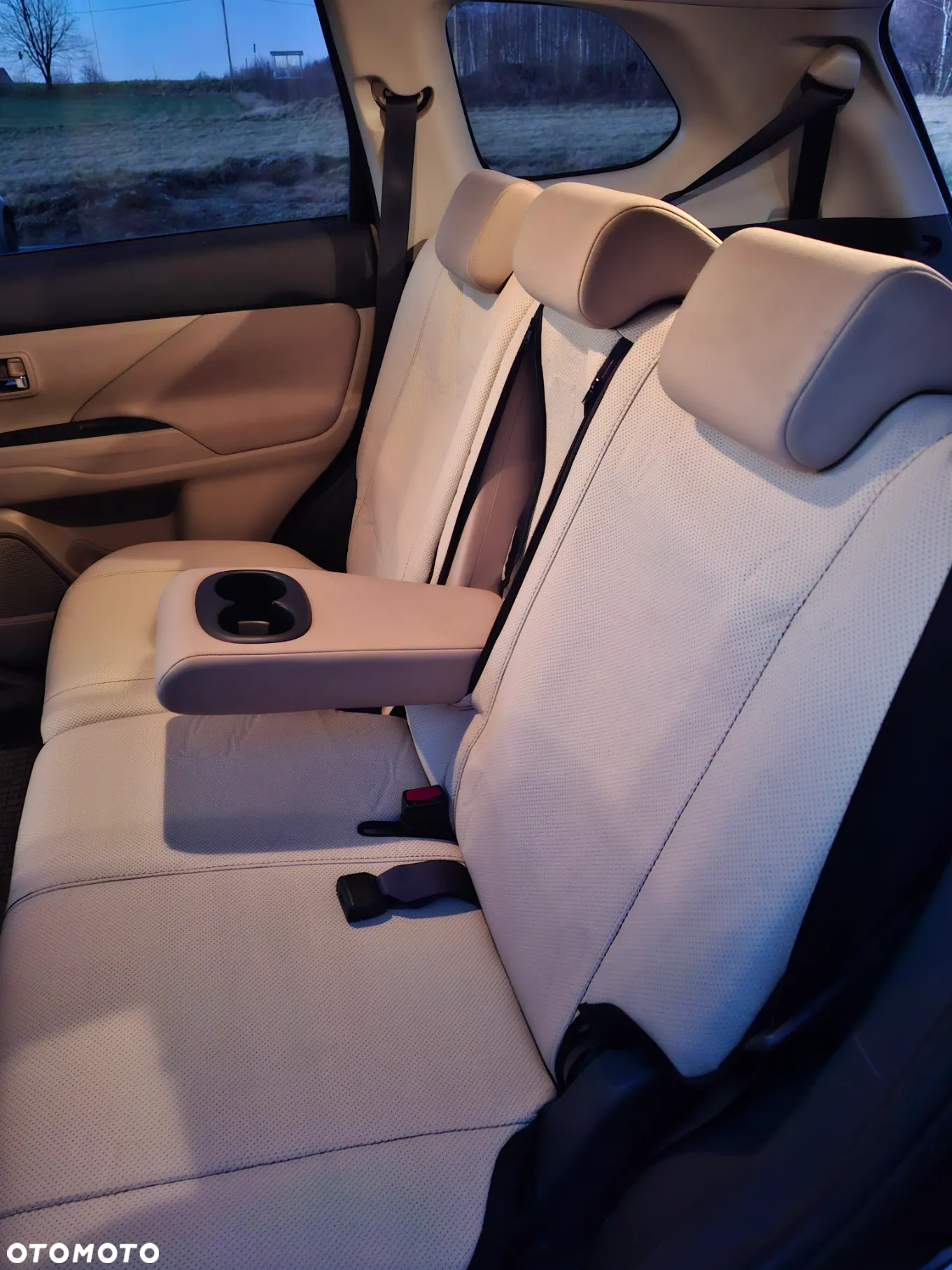 Mitsubishi Outlander - 13