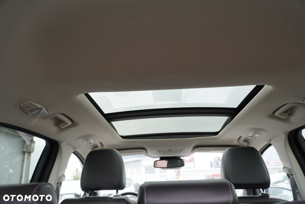Ford Kuga 2.0 TDCi 2x4 ST-Line - 23