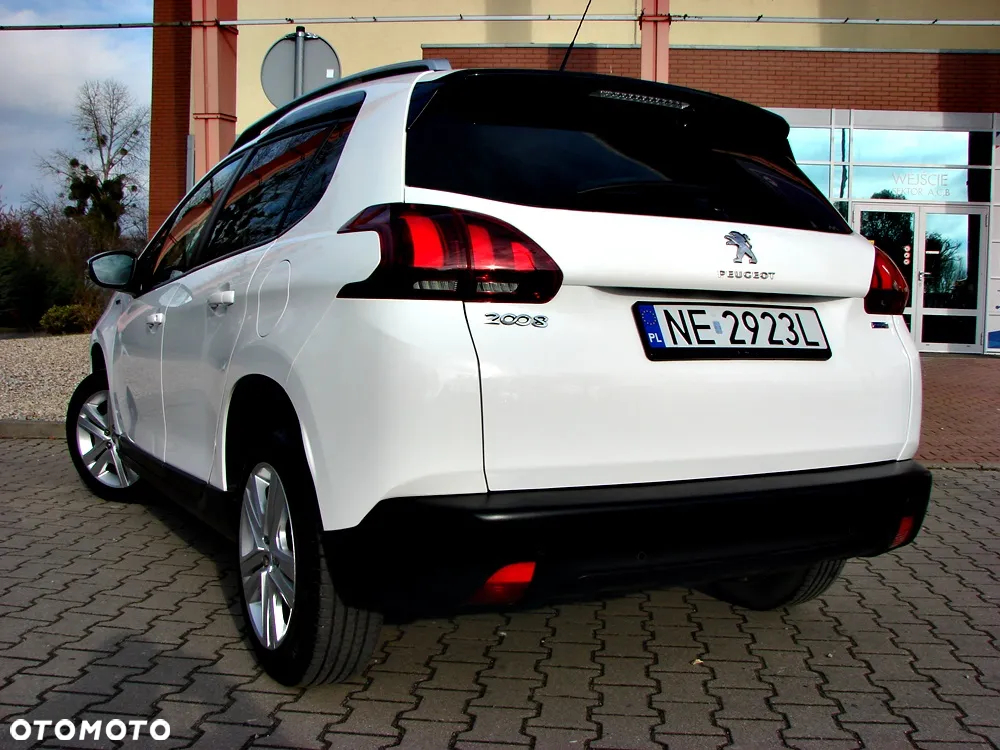 Peugeot 2008 1.2 Pure Tech Style EU6 - 14