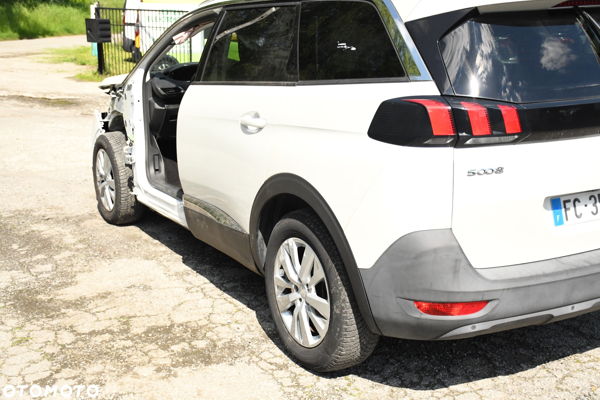 Peugeot 5008 1.5 BlueHDi Active S&S EAT8 - 5