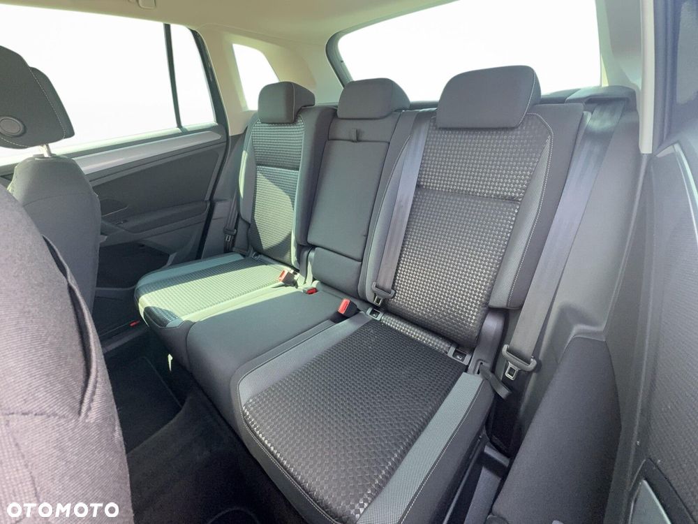 Volkswagen Tiguan - 26