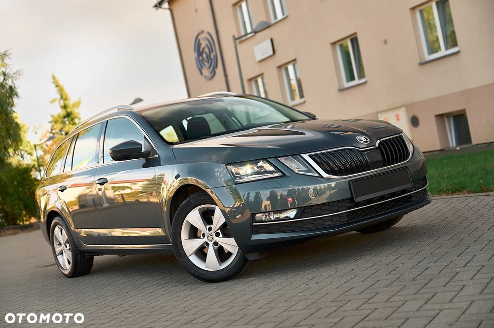 Skoda Octavia 1.6 TDI DSG Ambition - 10