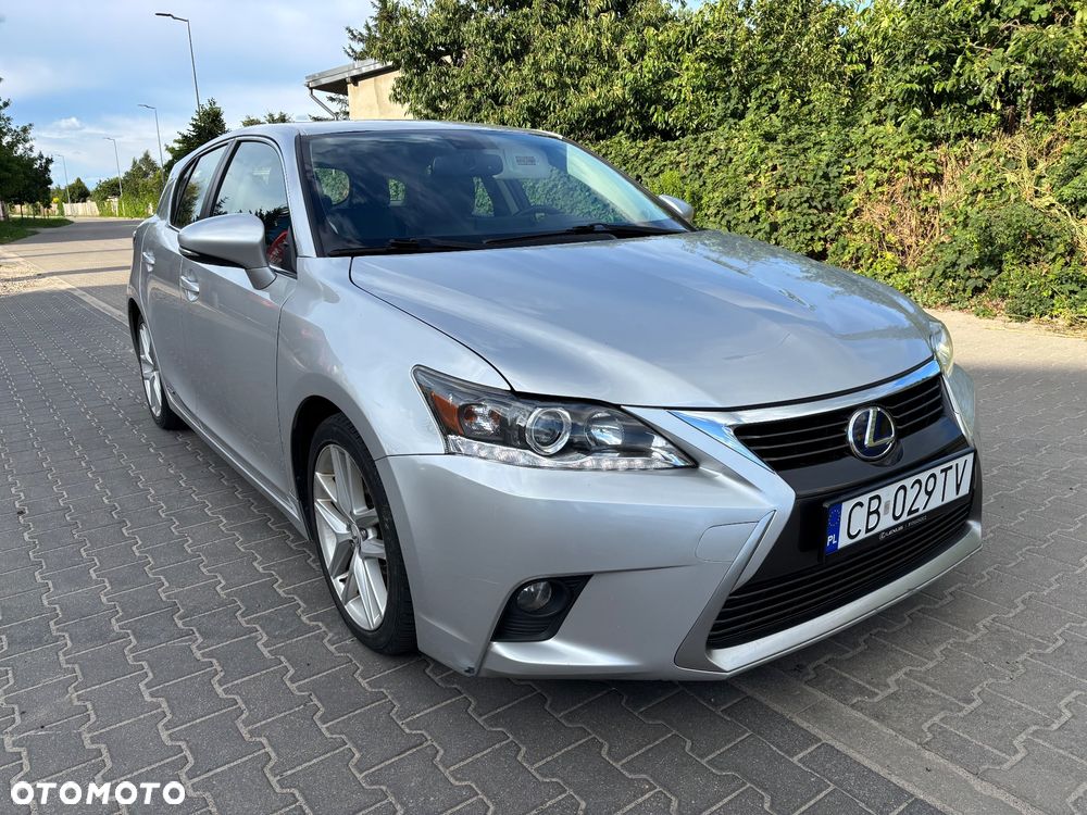 Lexus CT 200h Prestige - 2