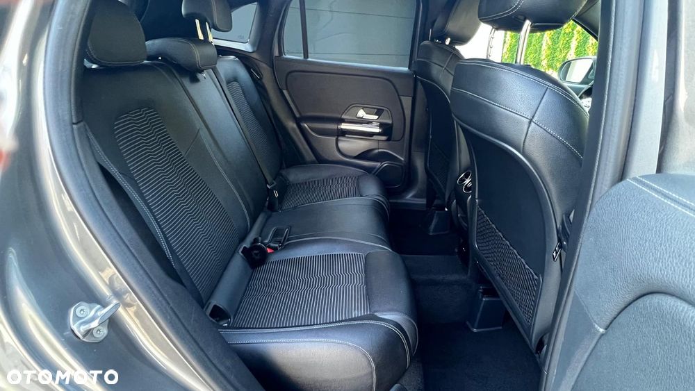 Mercedes-Benz GLA 200 - 17