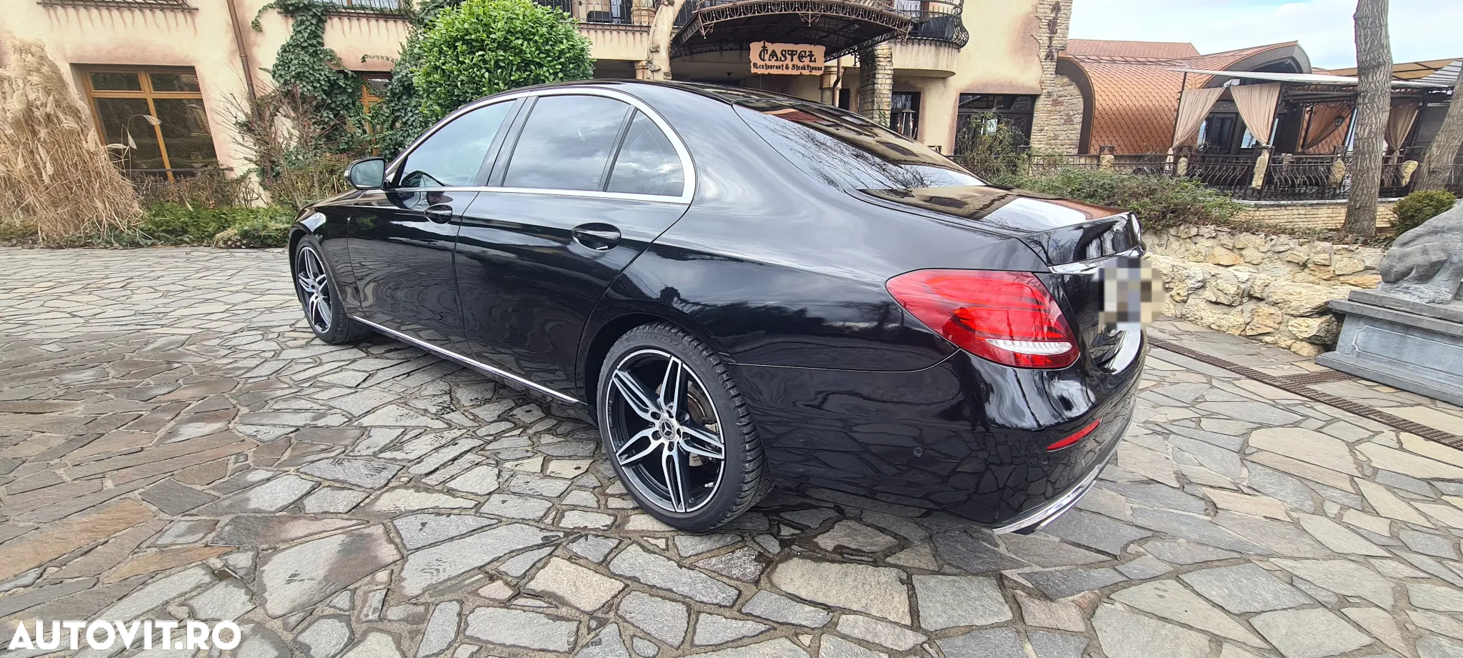 Mercedes-Benz E 220 d 9G-TRONIC AMG Line - 11