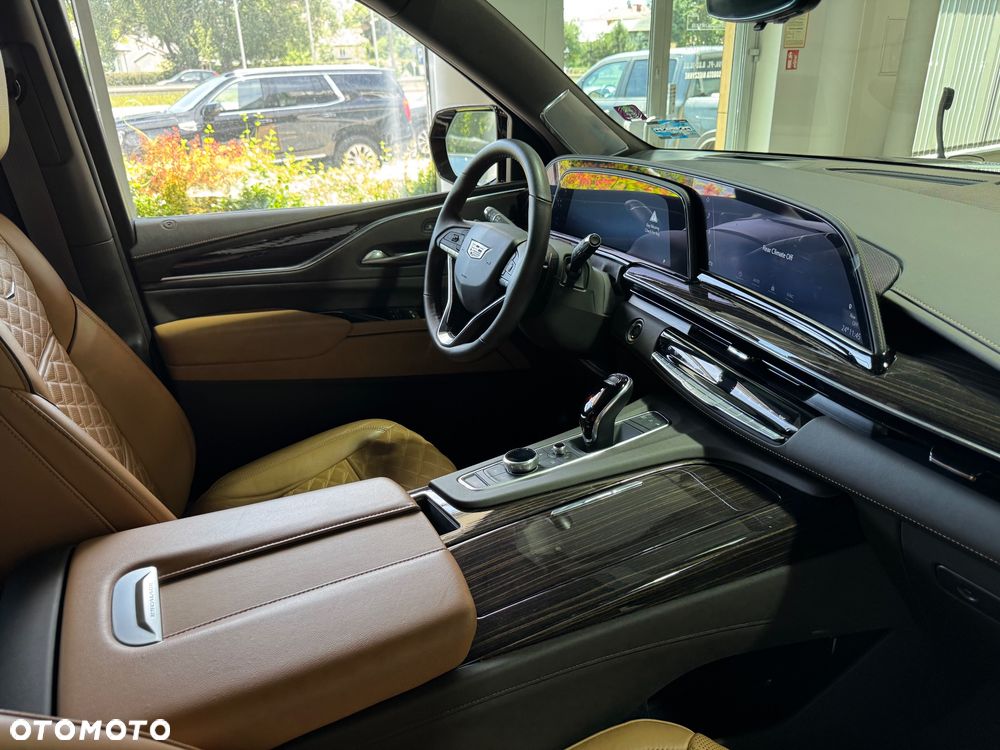 Cadillac Escalade - 25