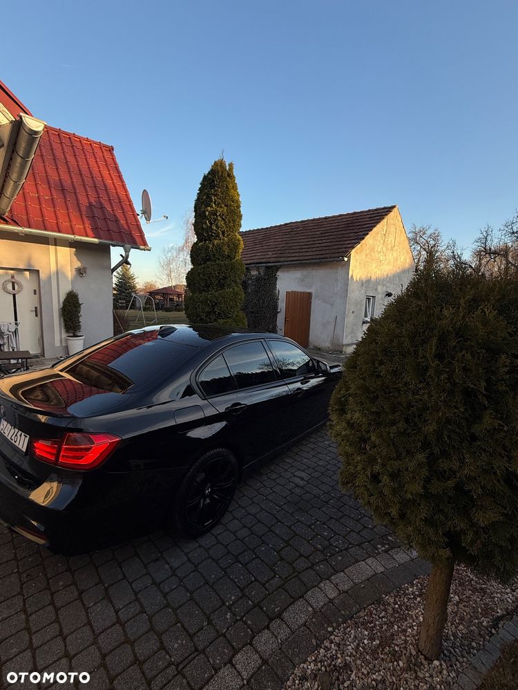 BMW Seria 3 328i - 4