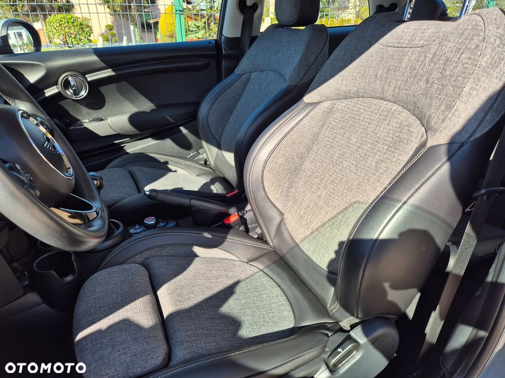 MINI ONE 60 Years - 12