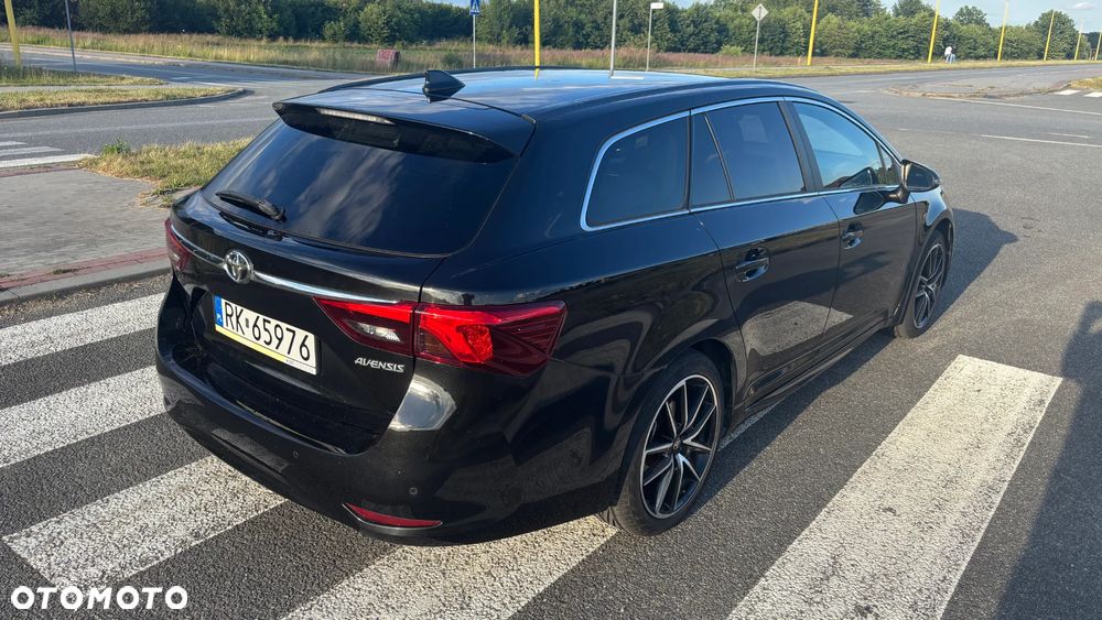 Toyota Avensis 1.8 Premium MS - 12