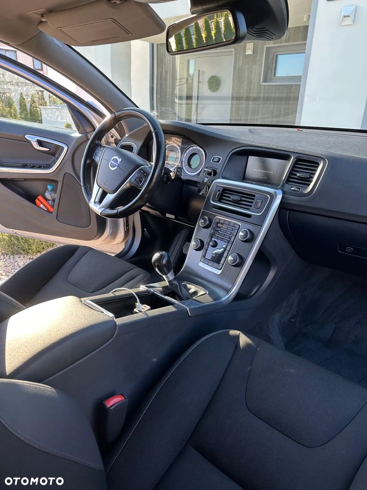 Volvo V60 D4 Momentum - 10