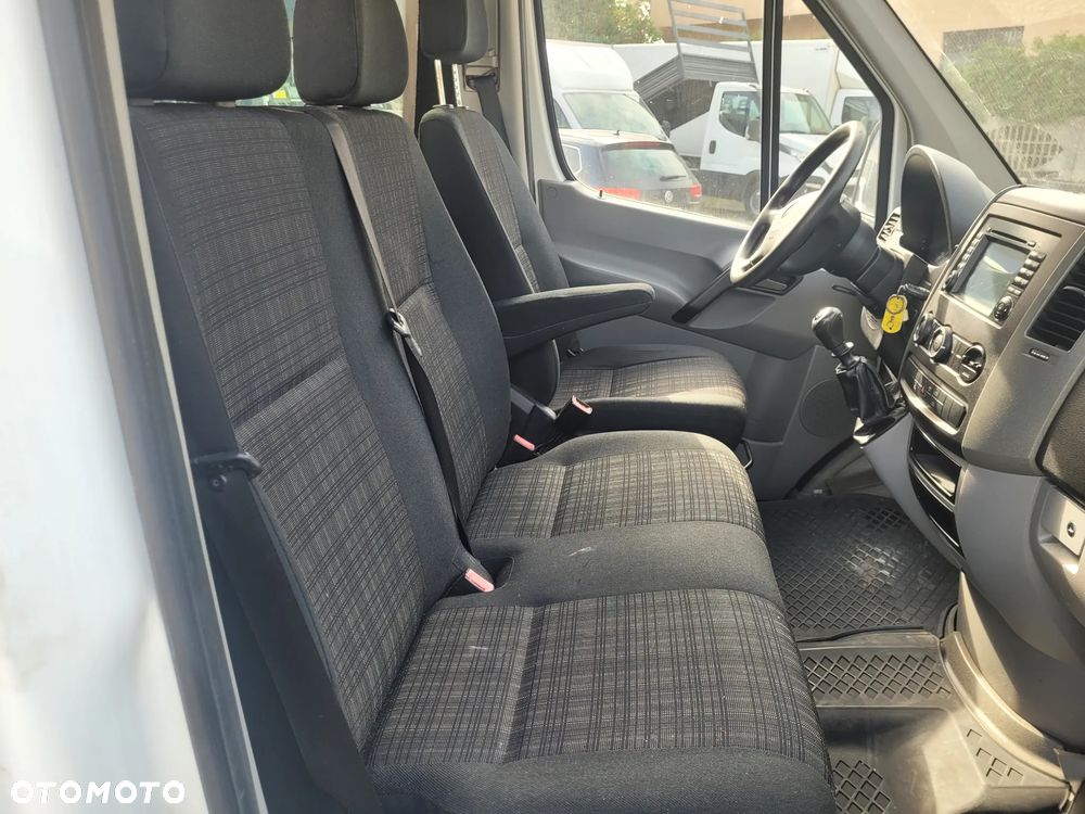 Mercedes-Benz Sprinter - 24