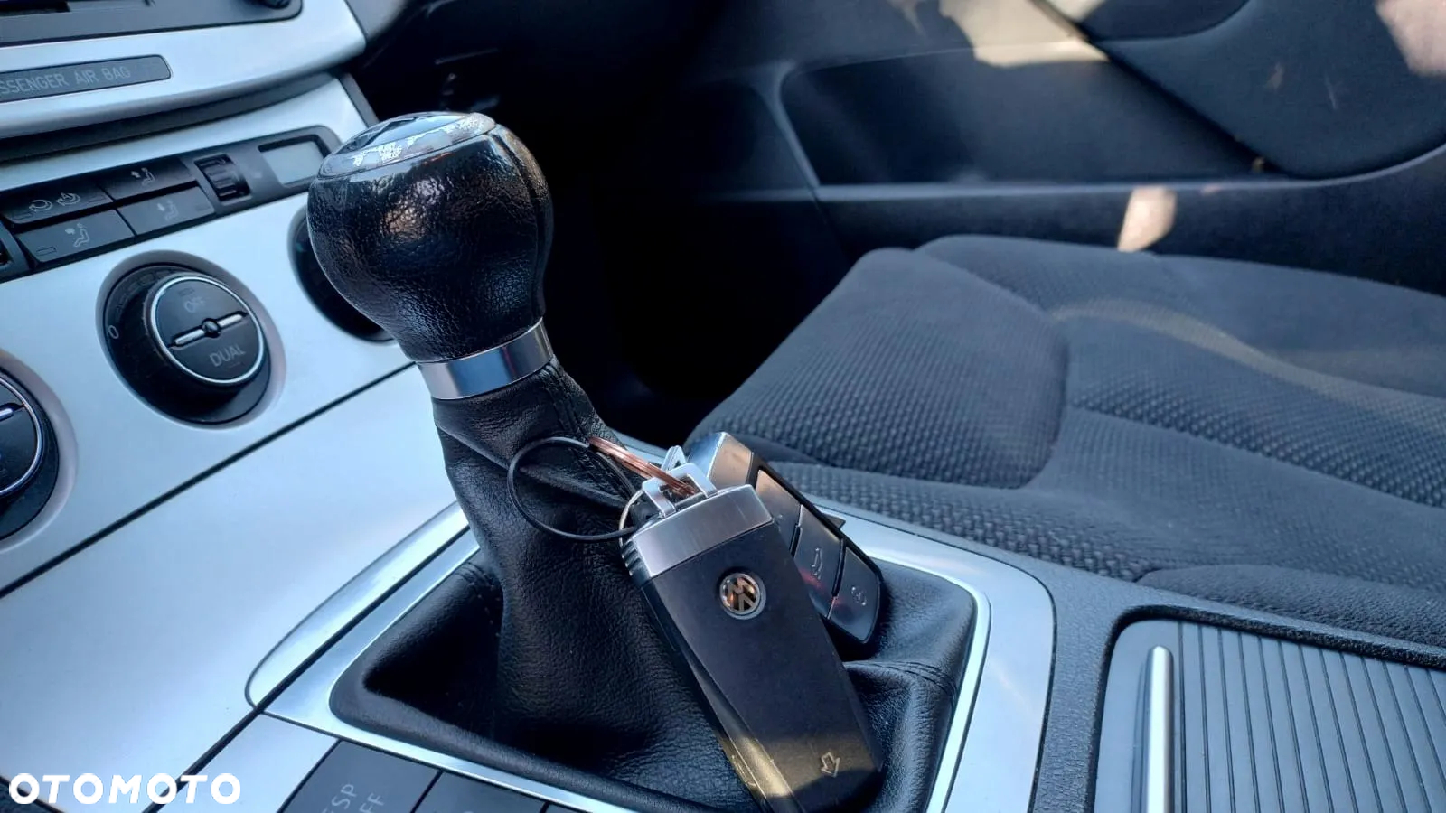 Volkswagen Passat 2.0 TDI DPF Highline - 13