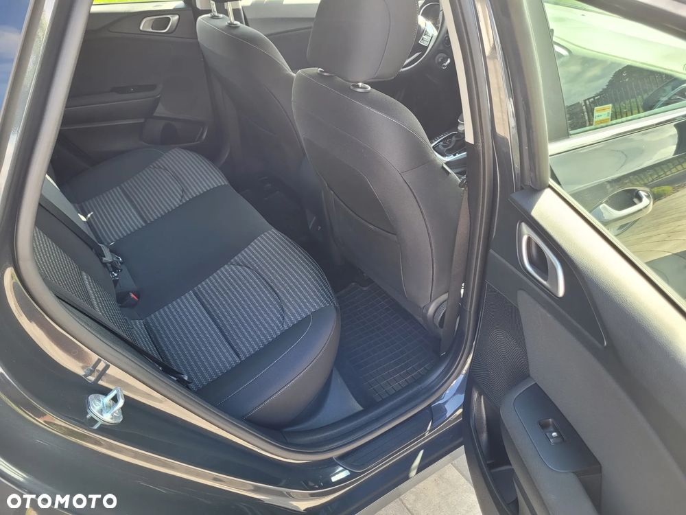 Kia Ceed - 24