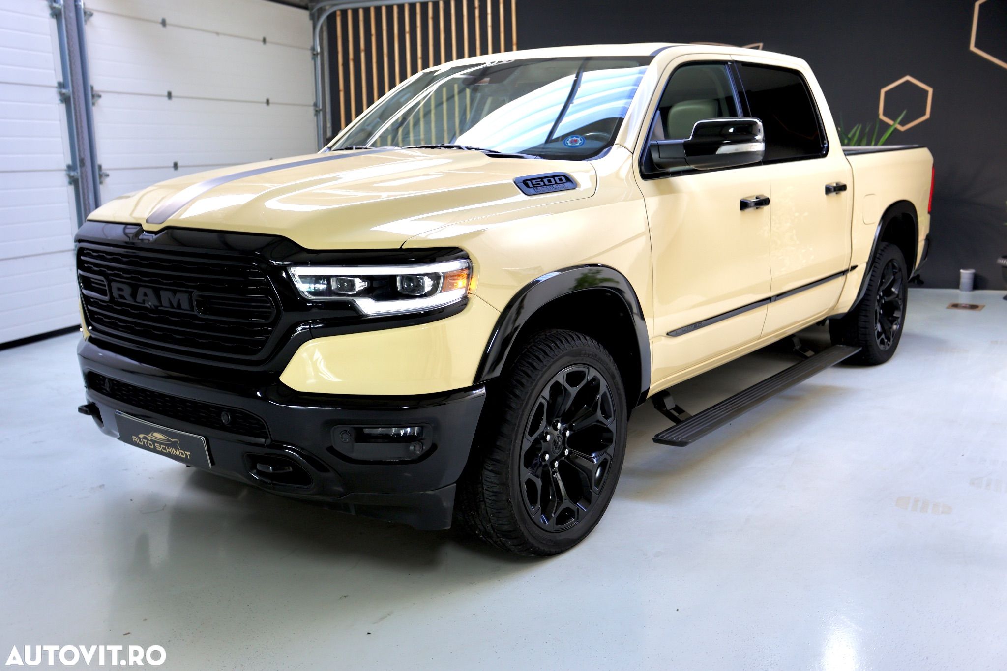 Dodge RAM - 1