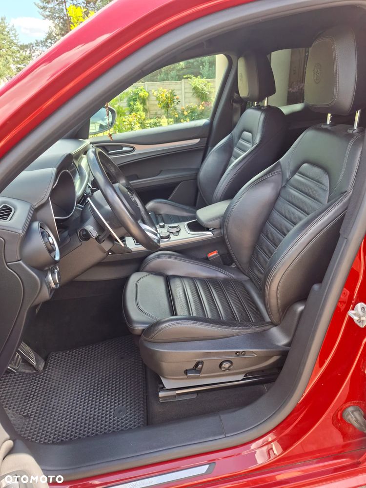 Alfa Romeo Stelvio 2.0 Turbo Veloce Q4 - 12