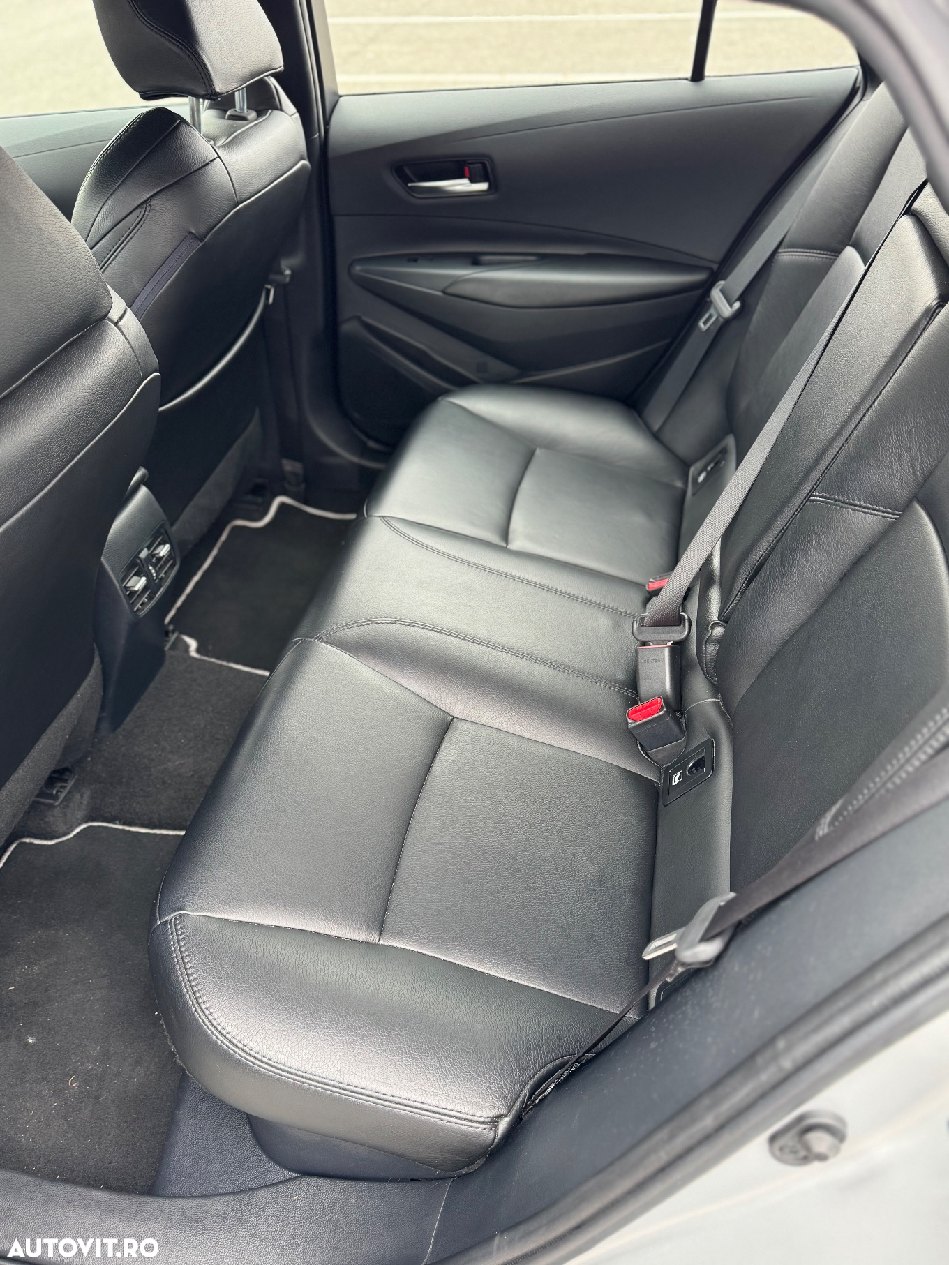 Toyota Corolla 1.8 HSD Exclusive - 9