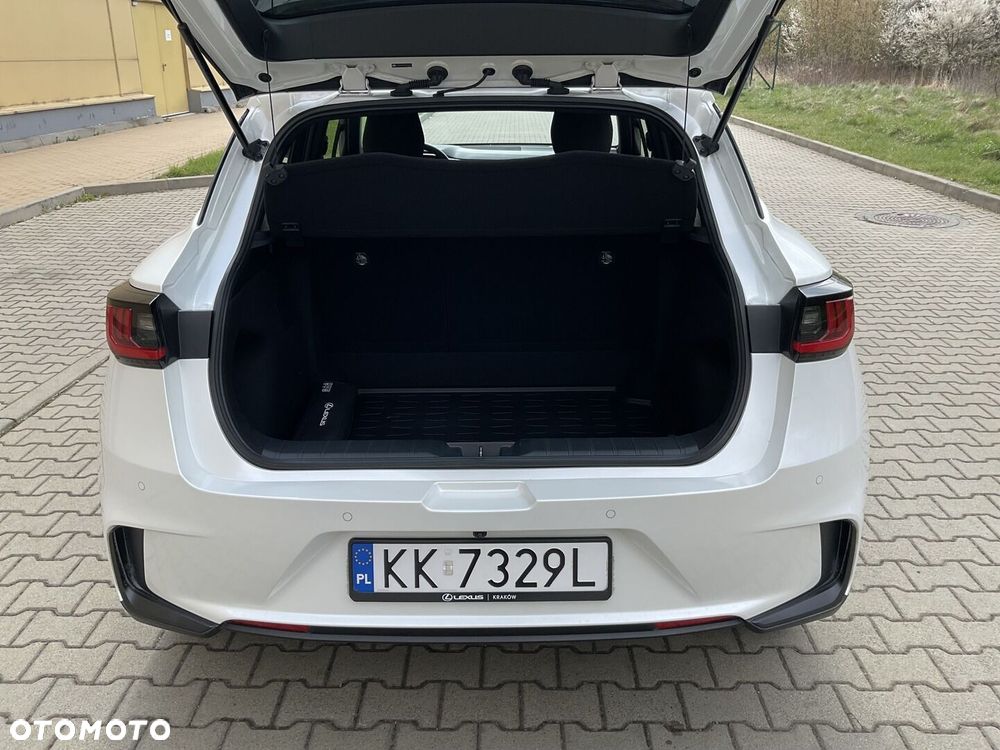 Lexus LBX 1.5 Hybrid - 31