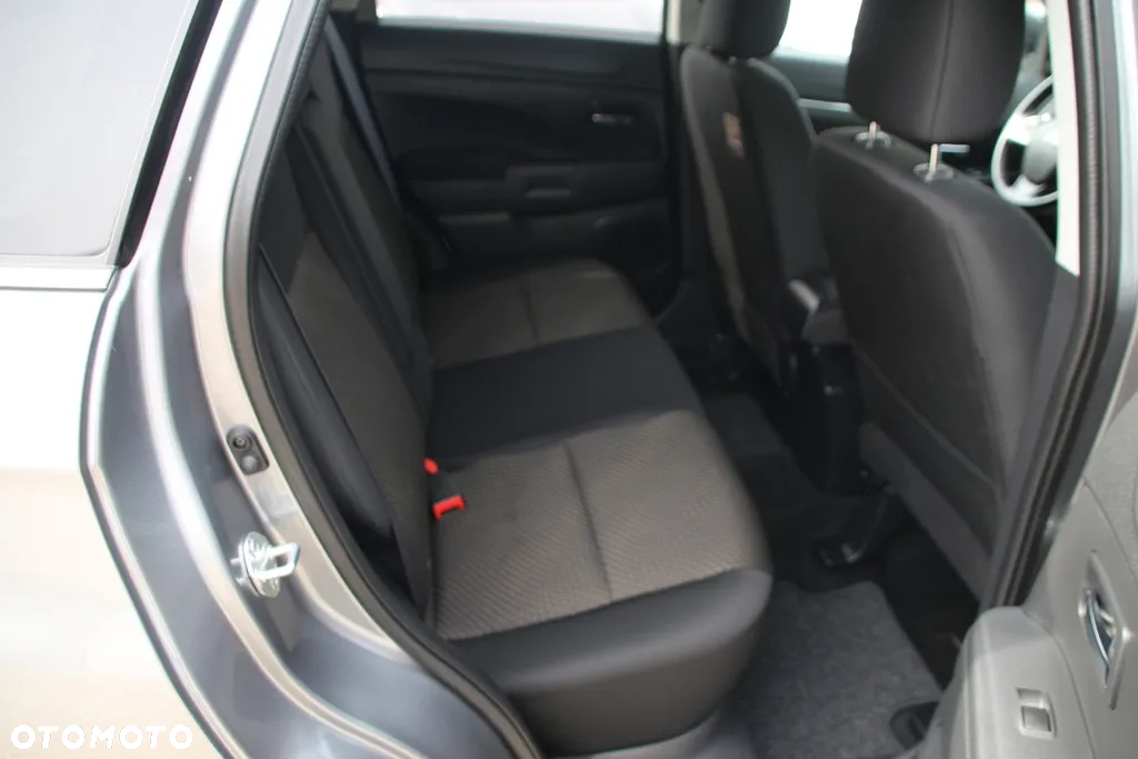 Mitsubishi ASX 1.6 2WD Instyle - 32