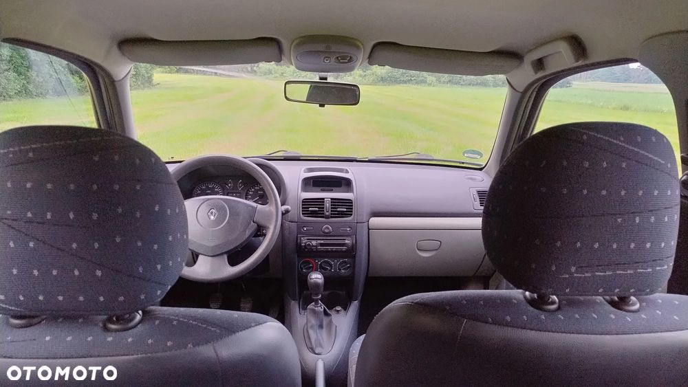Renault Clio 1.2 16V Emotion - 27