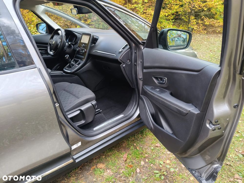 Renault Grand Scenic - 33