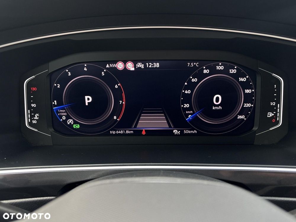 Volkswagen Tiguan - 12