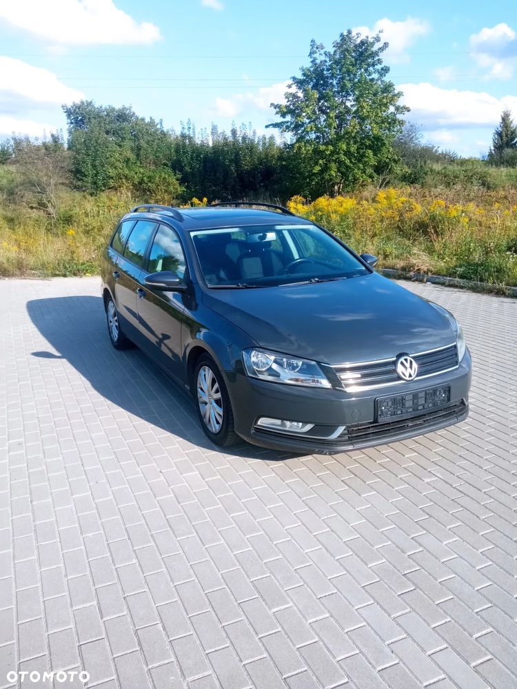 Volkswagen Passat 1.6 TDI Comfortline - 1
