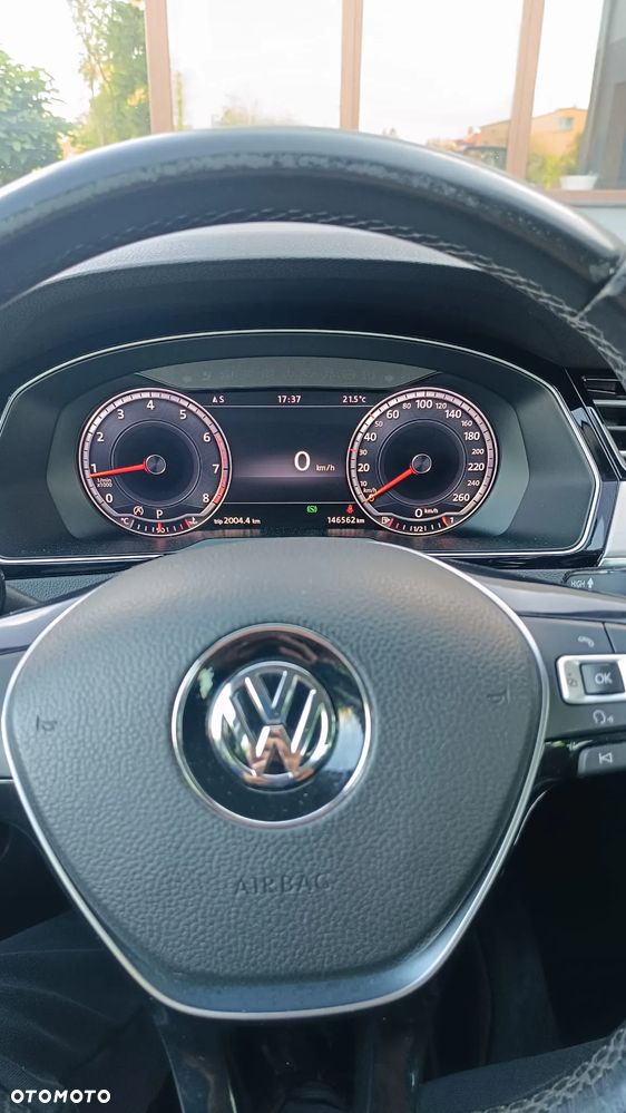 Volkswagen Passat - 24