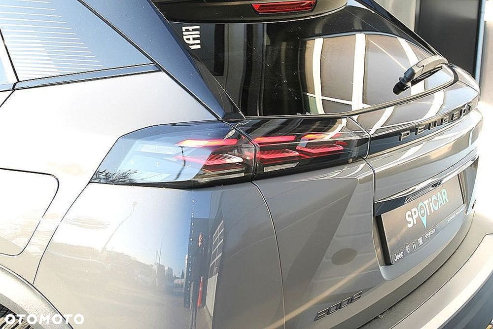 Peugeot 2008 1.2 PureTech GT Line S&S EAT8 - 33