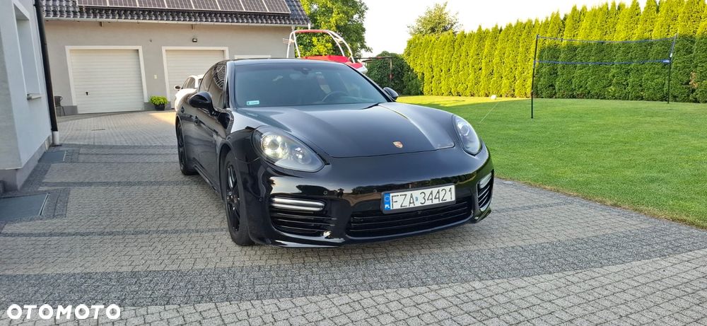 Porsche Panamera - 1