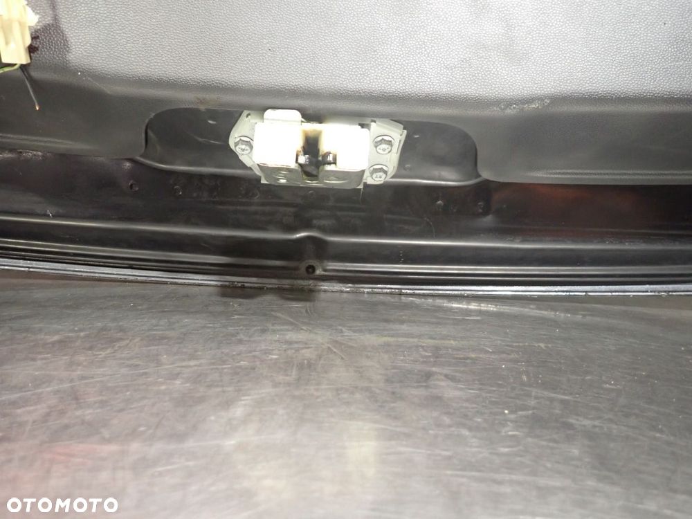 KLAPA TYŁ BAGAŻNIKA SUZUKI SPLASH 1.0 - 17