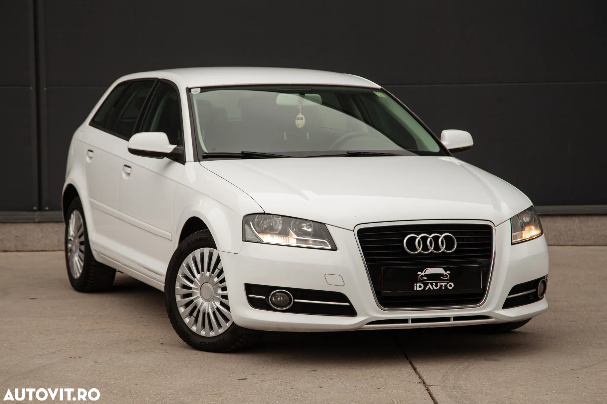 Audi A3 1.6 Sportback Attraction - 2