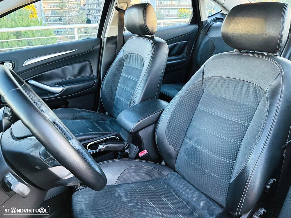 Ford Mondeo 1.8 TDCi Titanium - 19