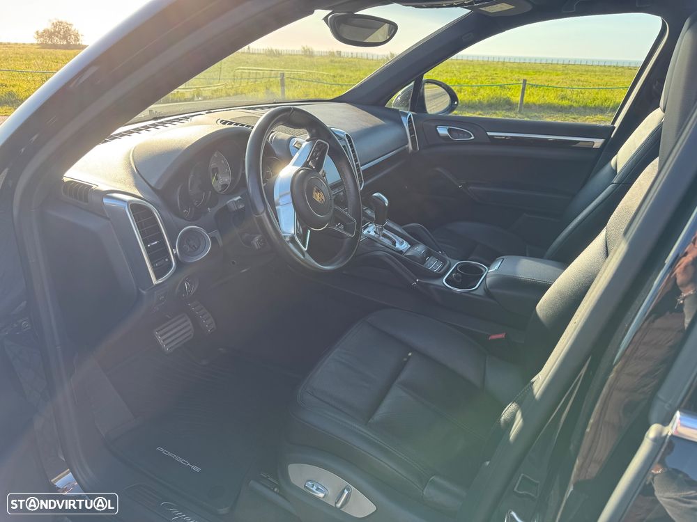 Porsche Cayenne - 9