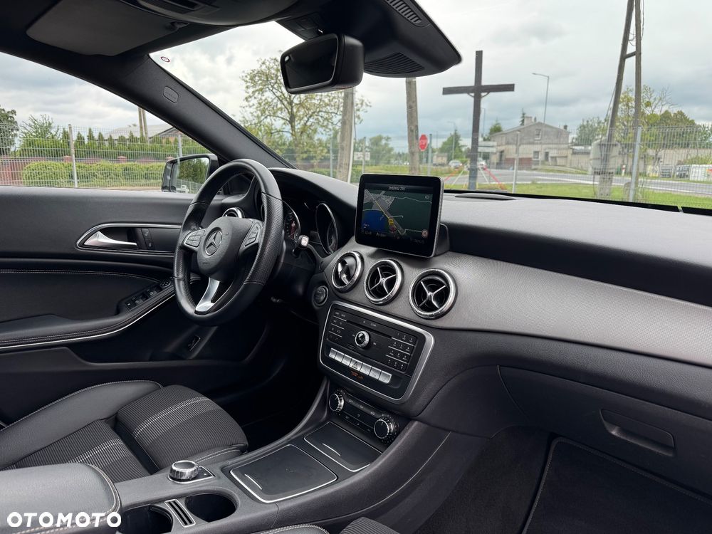 Mercedes-Benz CLA Shooting Brake 180 7G-DCT UrbanStyle Edition - 25