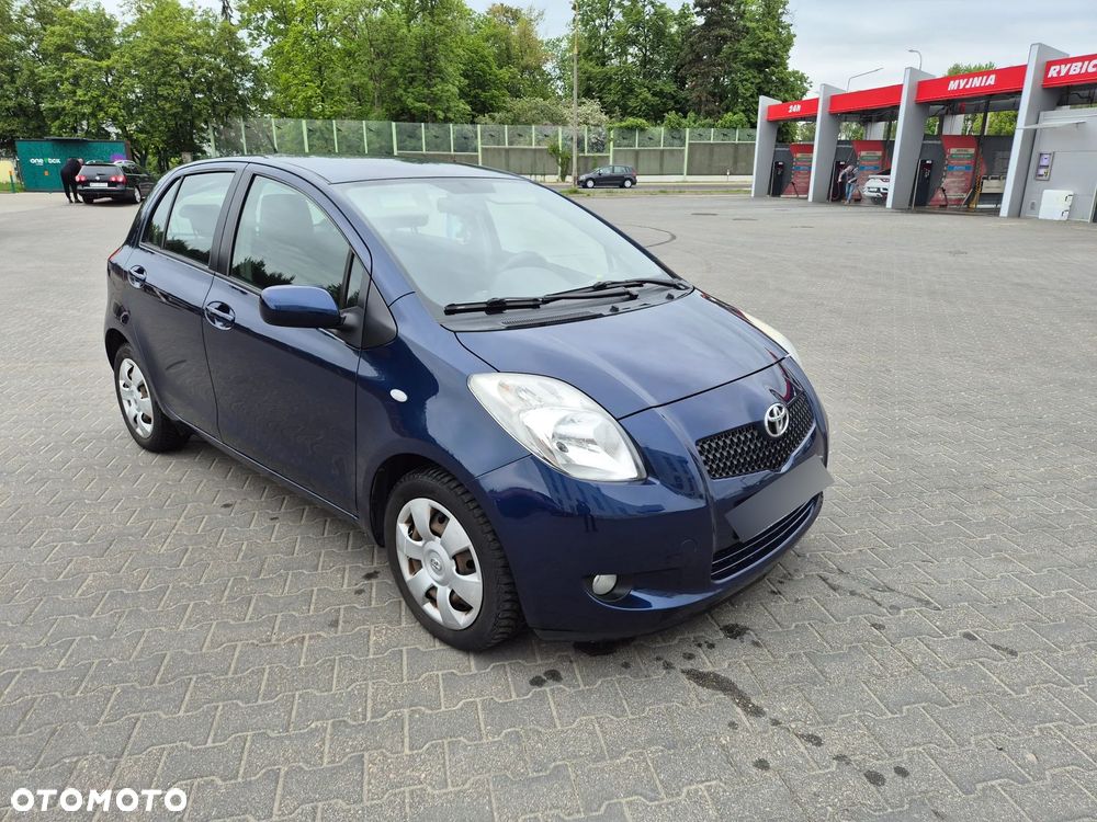 Toyota Yaris - 1