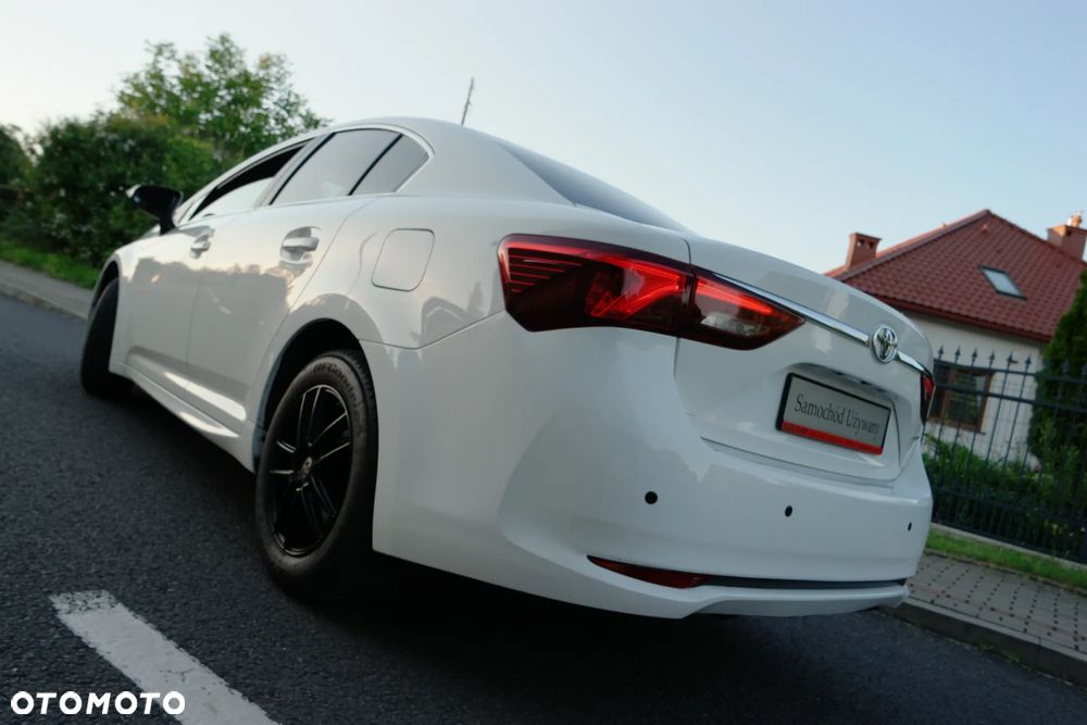 Toyota Avensis 1.8 Active - 36