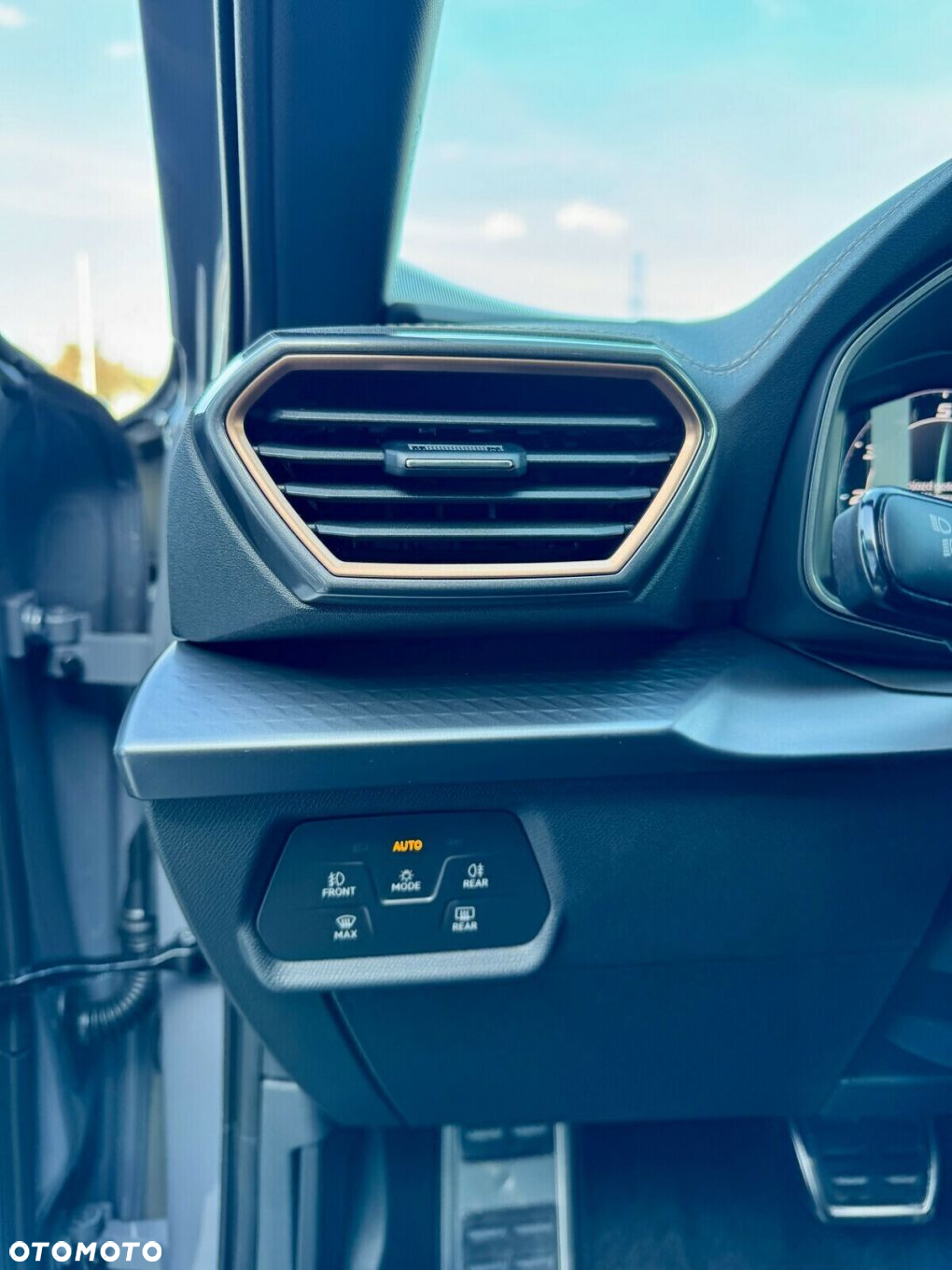 Cupra Formentor 1.5 eTSI mHEV DSG - 10