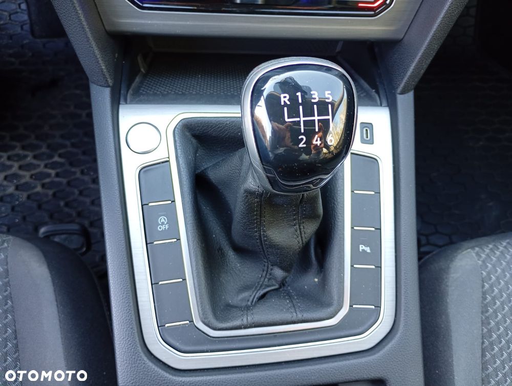 Volkswagen Passat 2.0 TDI EVO Business - 20