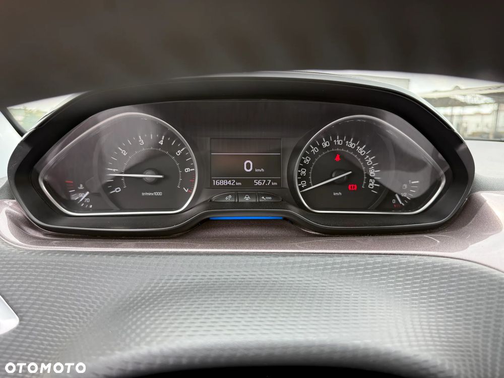 Peugeot 2008 PureTech 82 Allure - 16