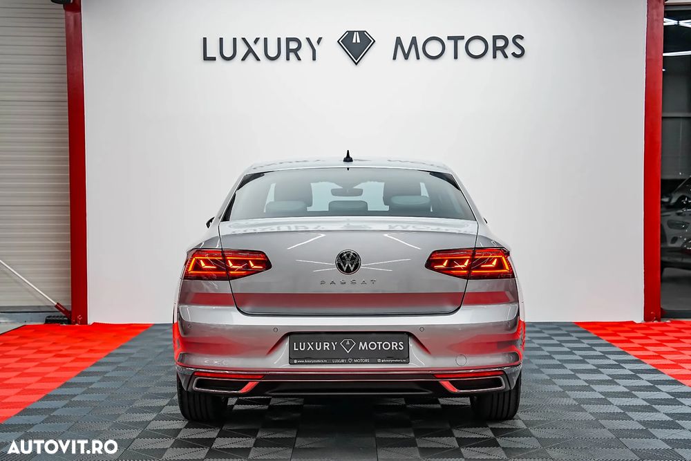 Volkswagen Passat 2.0 TDI DSG Highline - 9