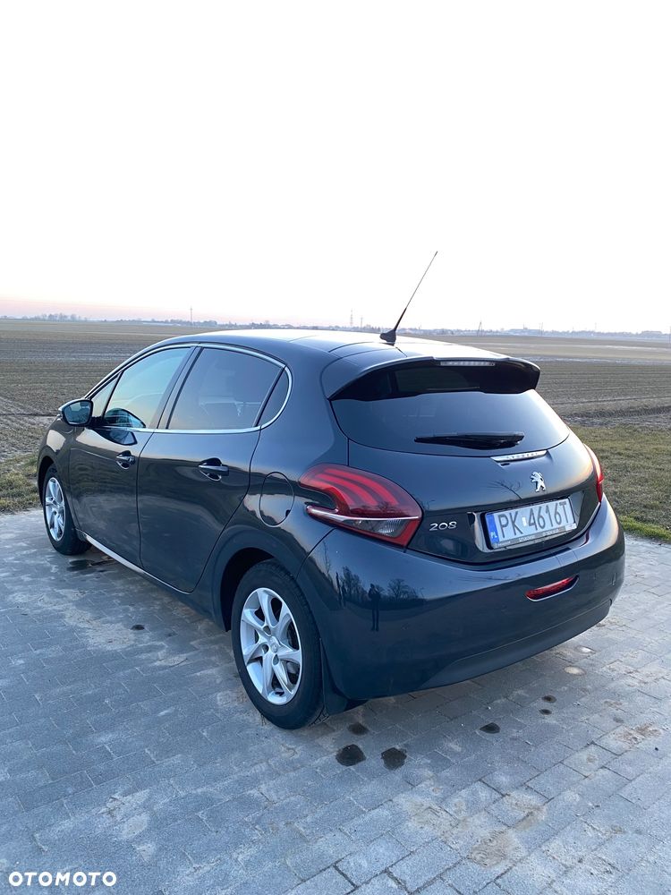 Peugeot 208 - 3