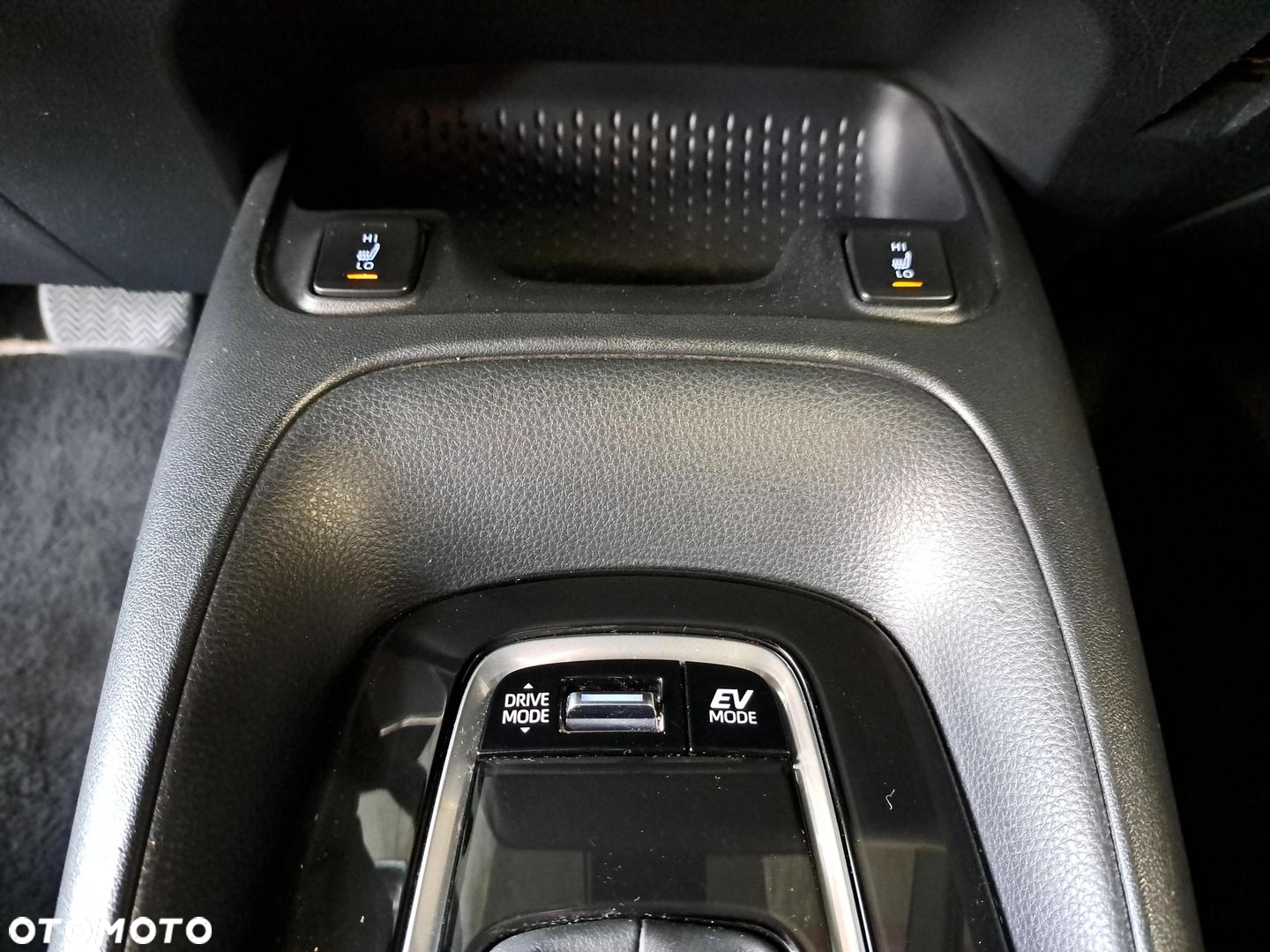 Toyota Corolla 1.8 Hybrid Comfort - 27