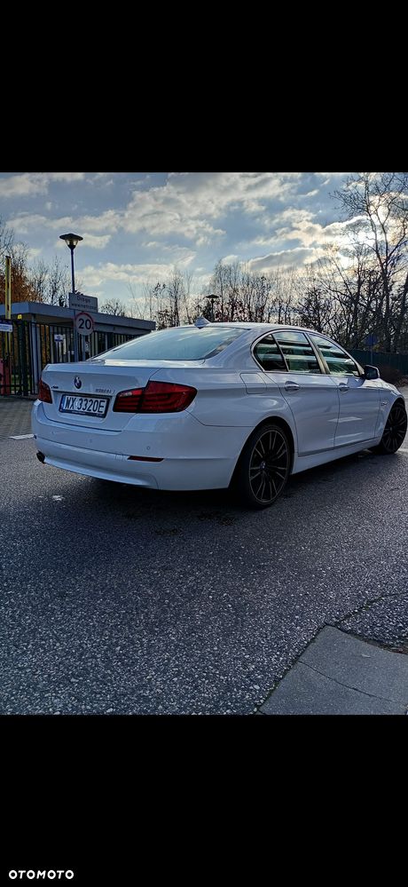 BMW Seria 5 528i xDrive Luxury Line - 10