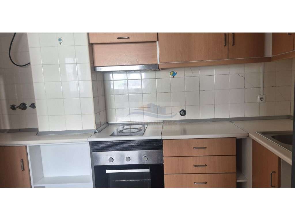 Apartamento T2 em RC em Ótima Localização na Ameixoeira, Lisboa, Co... - Grande imagem: 2/14