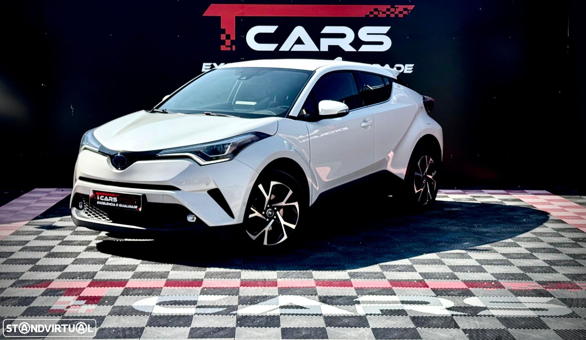 Toyota C-HR 1.8 Hybrid Exclusive - 1