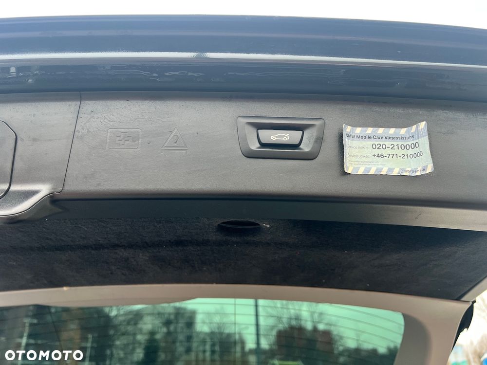BMW Seria 5 525d xDrive - 23