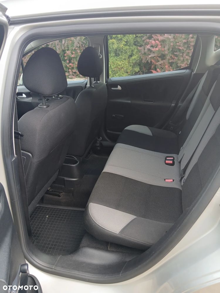 Peugeot 207 1.4 16V Trendy - 20