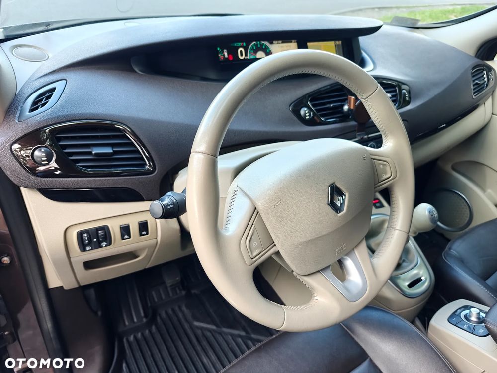 Renault Scenic 1.6 dCi Energy Privilege S&S - 17