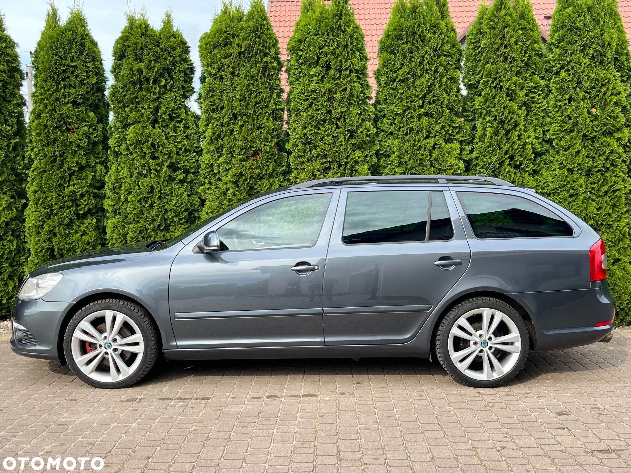 Skoda Octavia Combi 2.0 TDI CR DPF DSG RS - 11